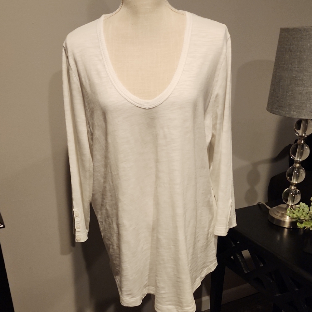 Chico's White V-Neck Top Size XL (3 Chico's) PTP 24 Inches High Low Top